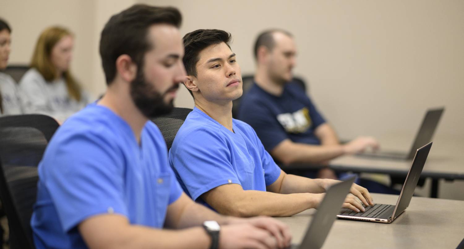 DNP-NA students in lecture